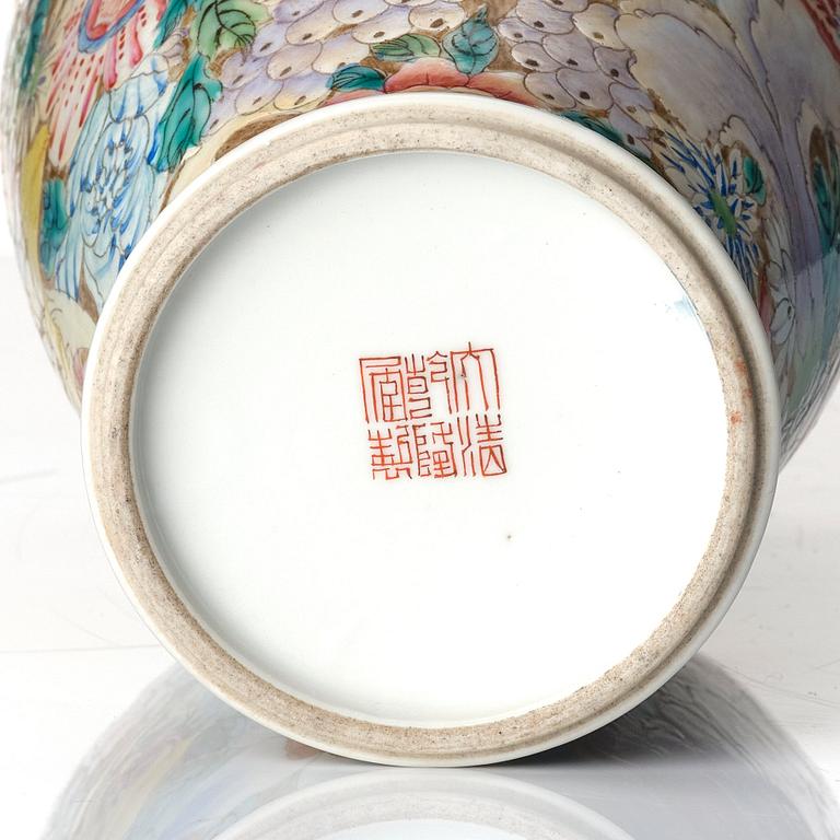 A famille rose 'mille fiori' vase, late Qing dynasty, with Qianlong mark.