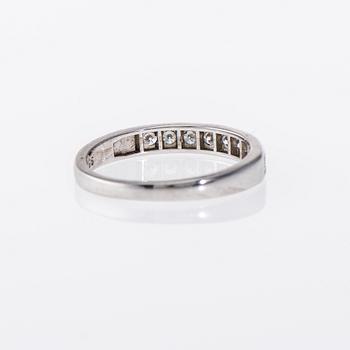 RING, platina, diamanter 9 st. tot. ca 0,33 ct, Vikt 3,5 g.