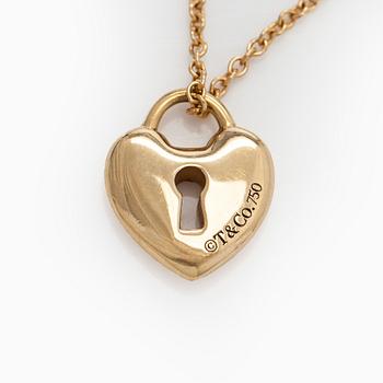 Tiffany & Co, an 18K gold necklace.