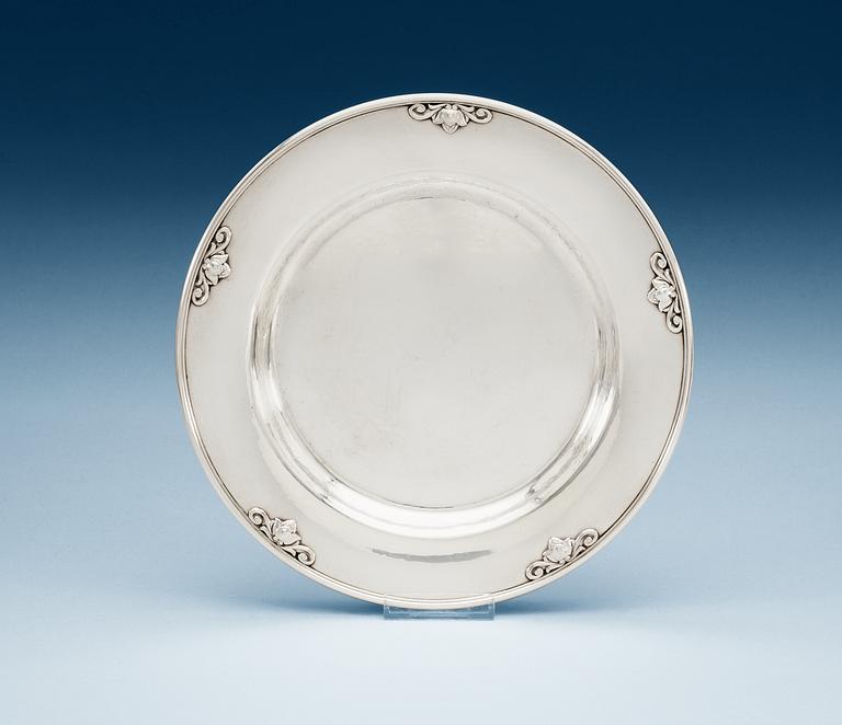 A Johan Rohde silver charger 'Konge/Acorn', George Jensen 1933-45.