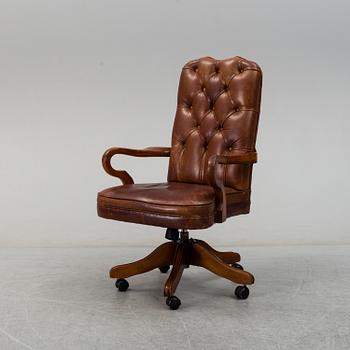 A mid 20th century chair.