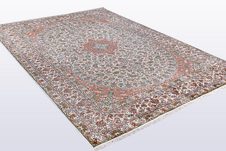 A carpet, Kashmir silke 307 x 220 cm.