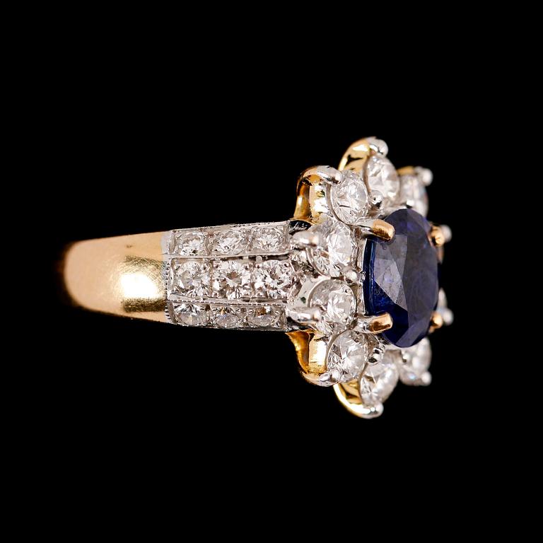 RING, 18 k guld, safir 1.67 ct, briljantslipade diamanter tot 1.87 ct.
