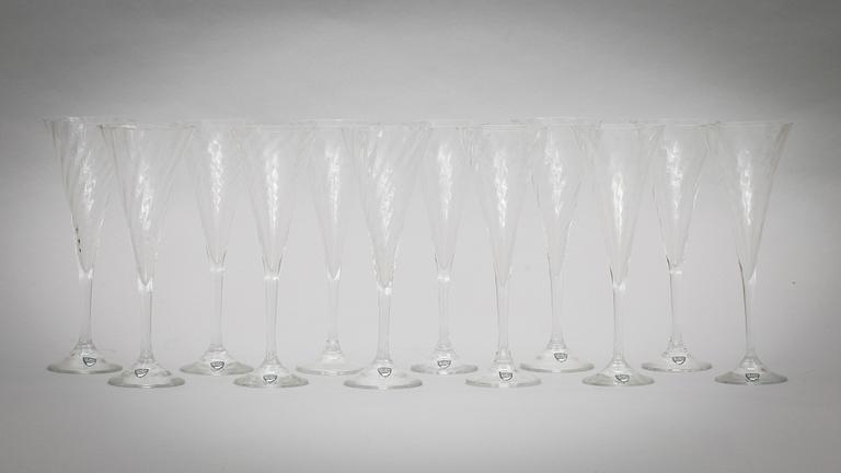 CHAMPAGNGLAS, 12 st, glas, "Helena", Orrefors. 1900-talets andra hälft.