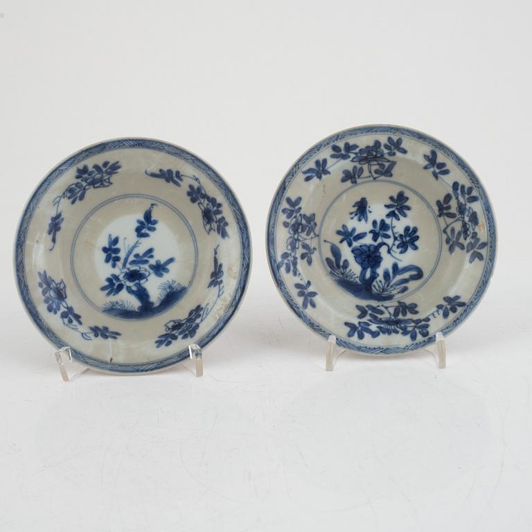 Four pieces of Chinese porcelain, Qianlong (1736-95).