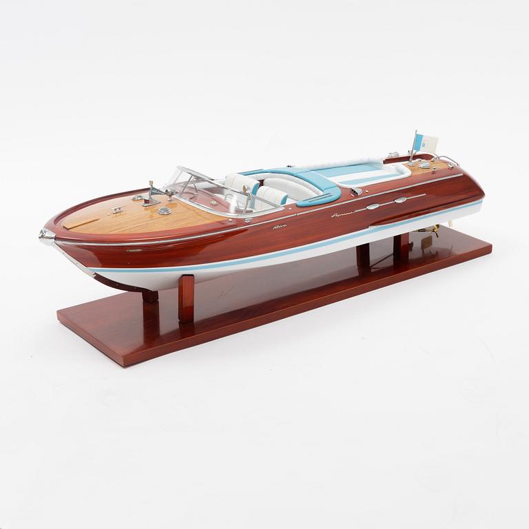 A mahogany model of 'Riva Aquarama Special', 2000's.