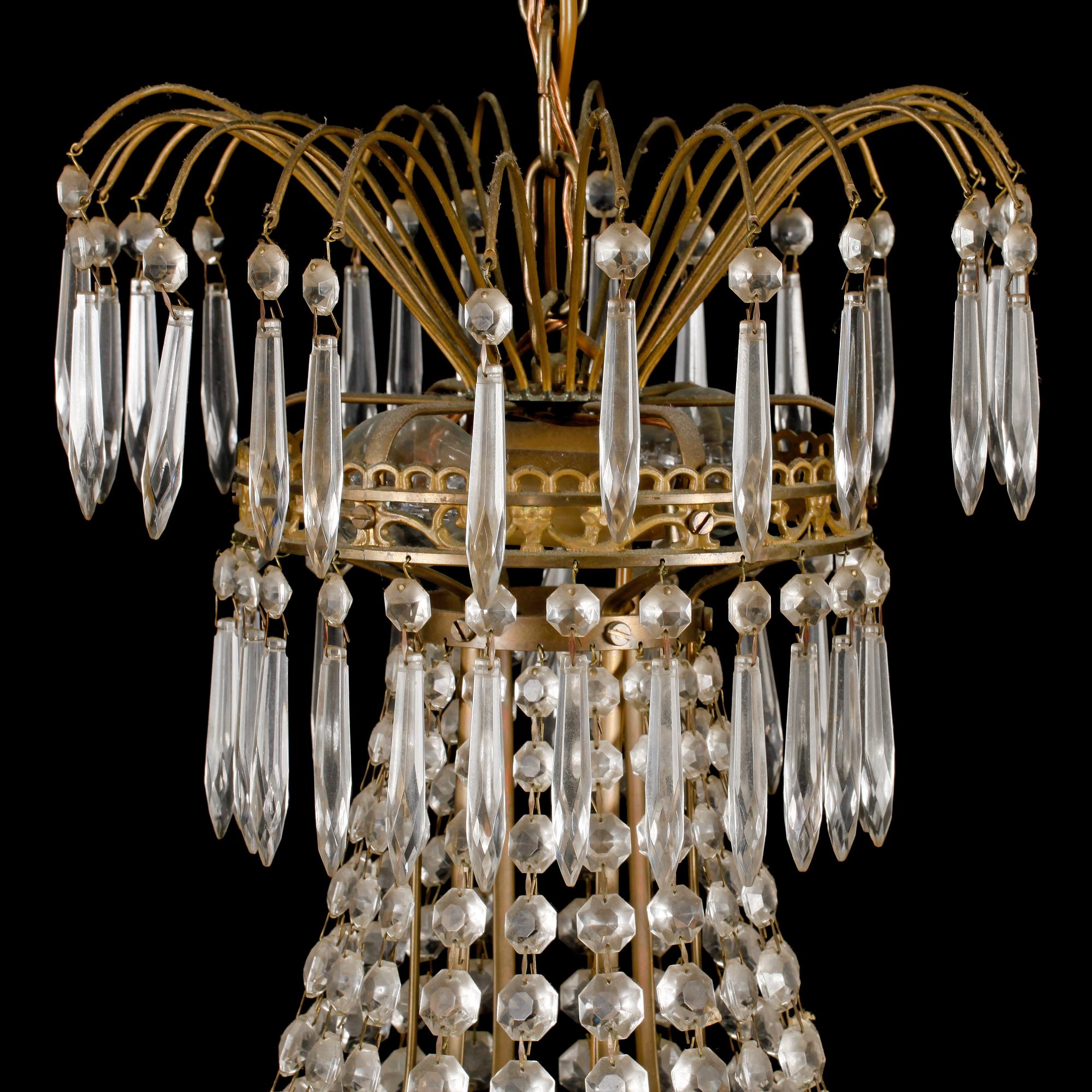 LJUSKRONA, gustaviansk stil, 1900-talets första hälft, höjd ca 90 cm.