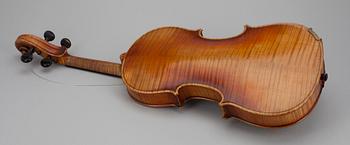 VIOLIN, i fodral, sekelskiftet 1800/1900.