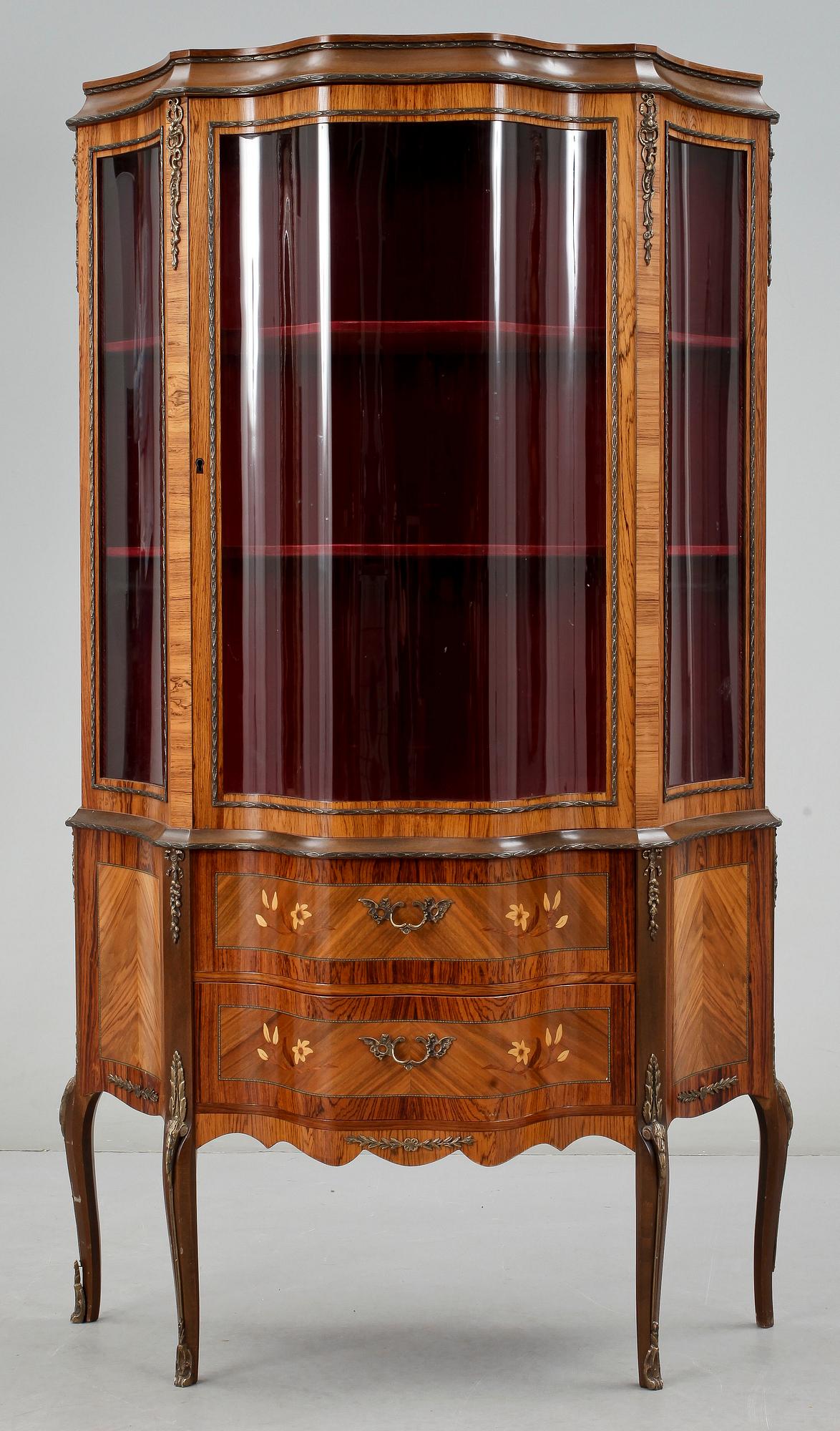 VITRINSKÅP, Louis XV-stil, 1900-talets mitt.