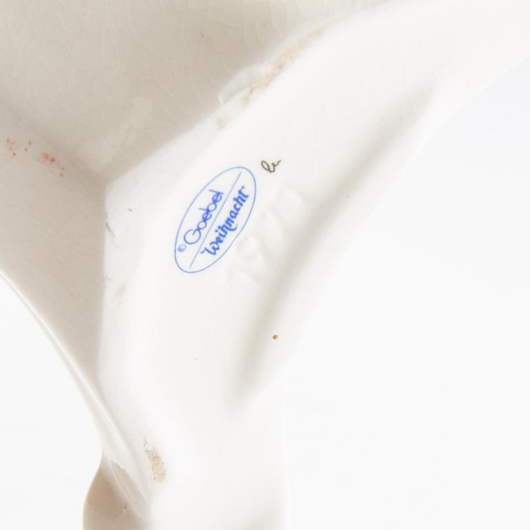 En samling änglar samt adventsljusstake 14 st 1900-tal.