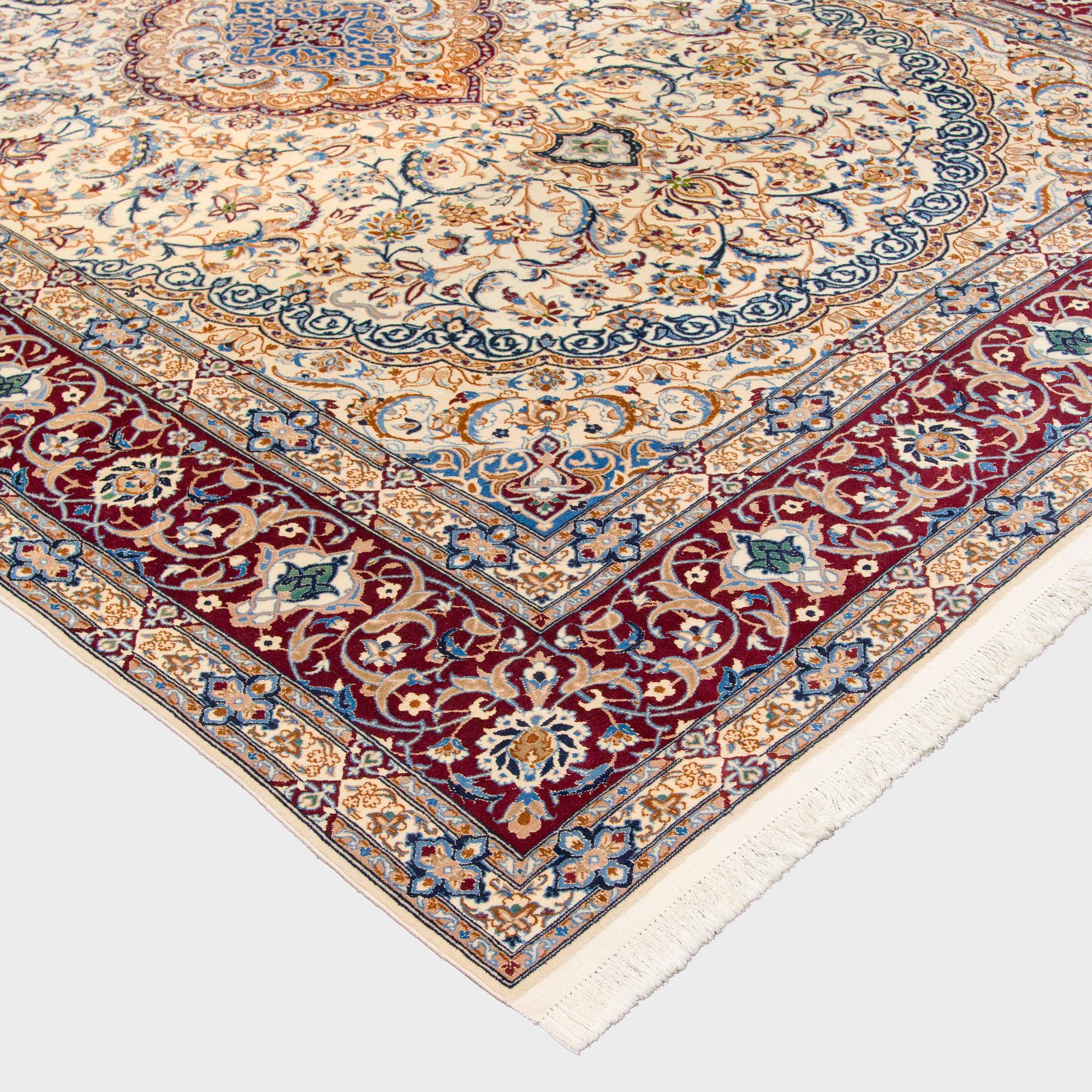A Keshan carpet, approx. 371  x 253 cm.