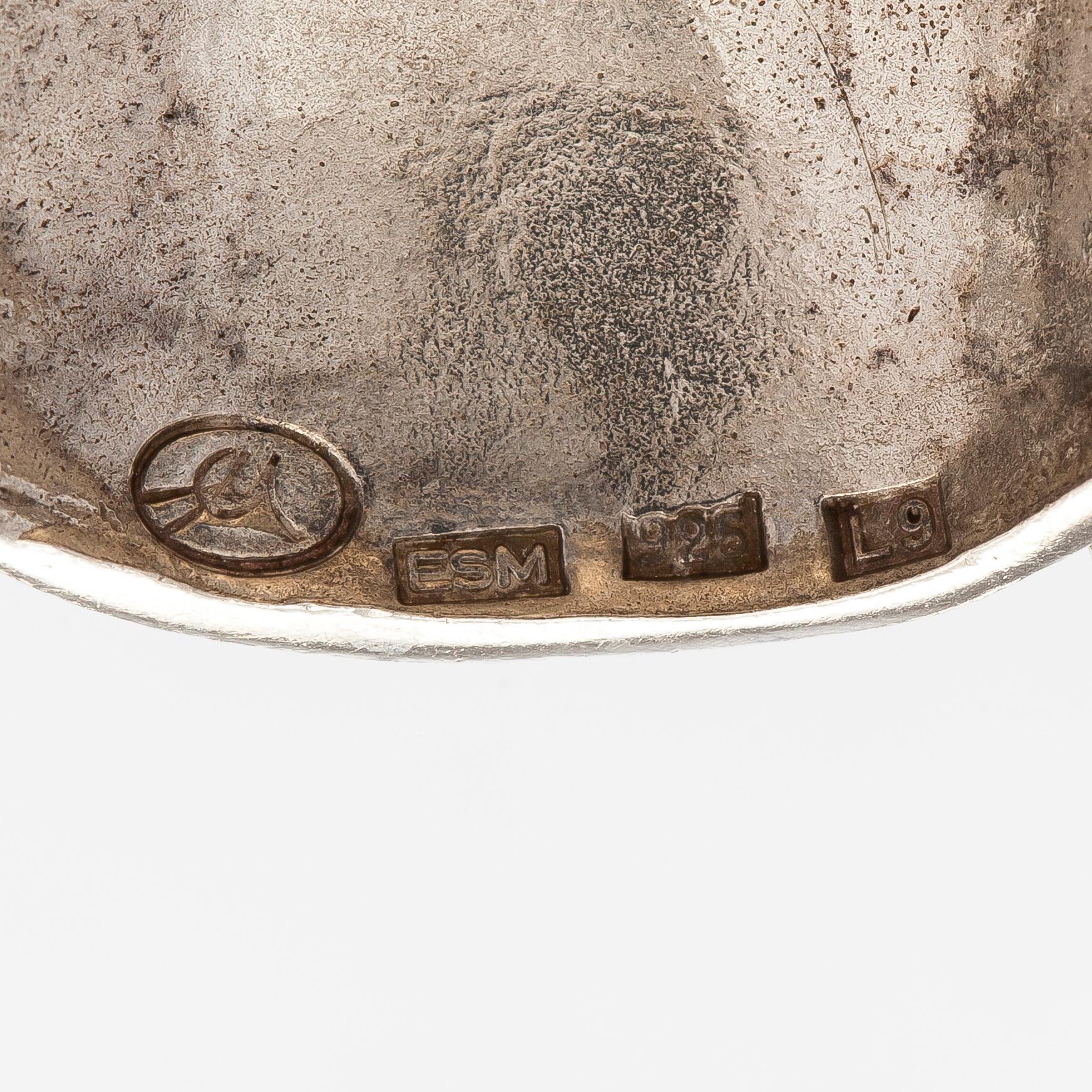 Eila Minkkinen, kaulakoru, karhu, sterlinghopea, 2017.