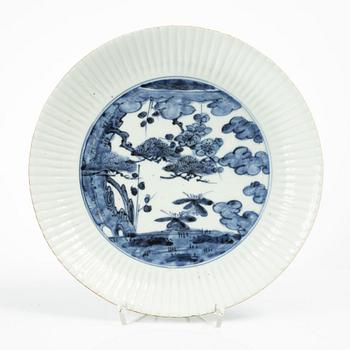 Two Japanese blue and white porcelain dishes, 18th century, Edo (1603-1868).
