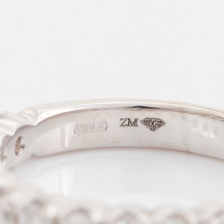 Brilliant cut diamond ring, total ca 0,71 ct.