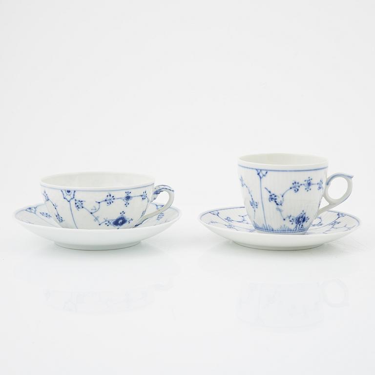 A porcelain tea and coffee service, 34 pices, 'Musselmalet', Royal Copenahgen and Bing &Grøndahl, Denmark.