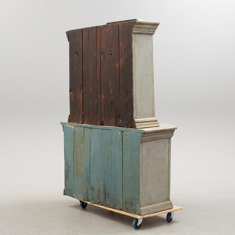 An 18th century Baroque cabinet.