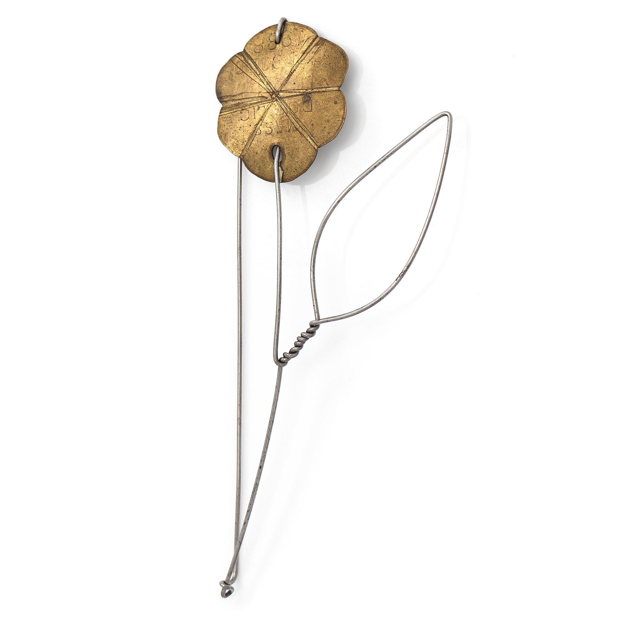 Alexander Calder, flower brooch, 1940.