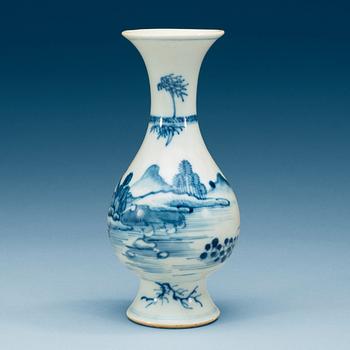 1898. A blue and white vase, Qing dynasty.