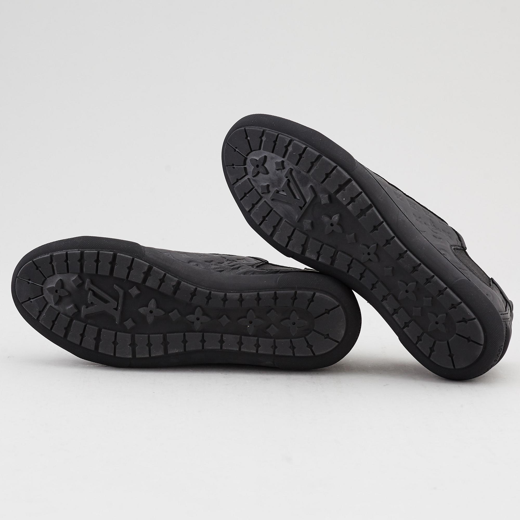 LOUIS VUITTON, a pair of sneakers, size 35,5.