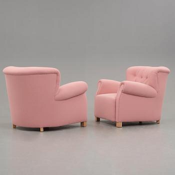 a pair of Fritz Hansen easy chairs, model 1518 B, 1940's.