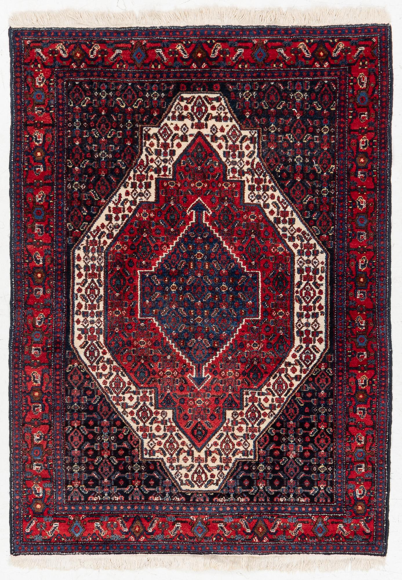 Carpet, Senneh, approx. 160 x 115 cm.
