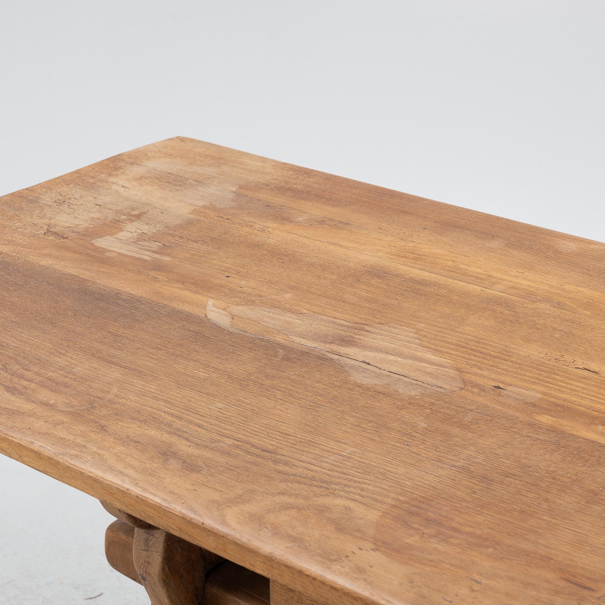 A trestle table, 18th century.