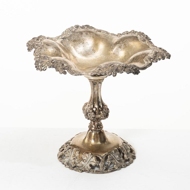 Gustaf Möllenborg, (Ferón), uppsatsskål, silver, nyrokoko, Stockholm 1862.