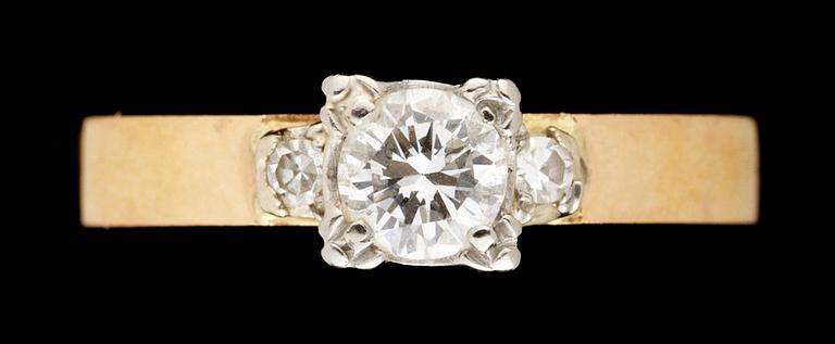 RING, 18K GULD MED BRILJANTSLIPAD DIAMANT,