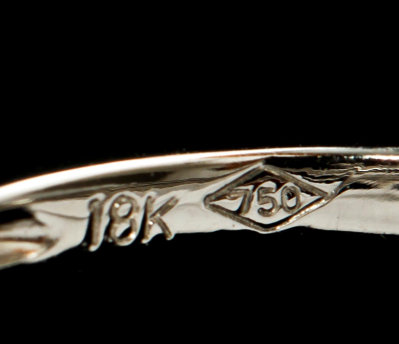 RING, 18k vitguld med 5 fasettslipade diamanter, tot 1.95 ct. Tot vikt 3 g.