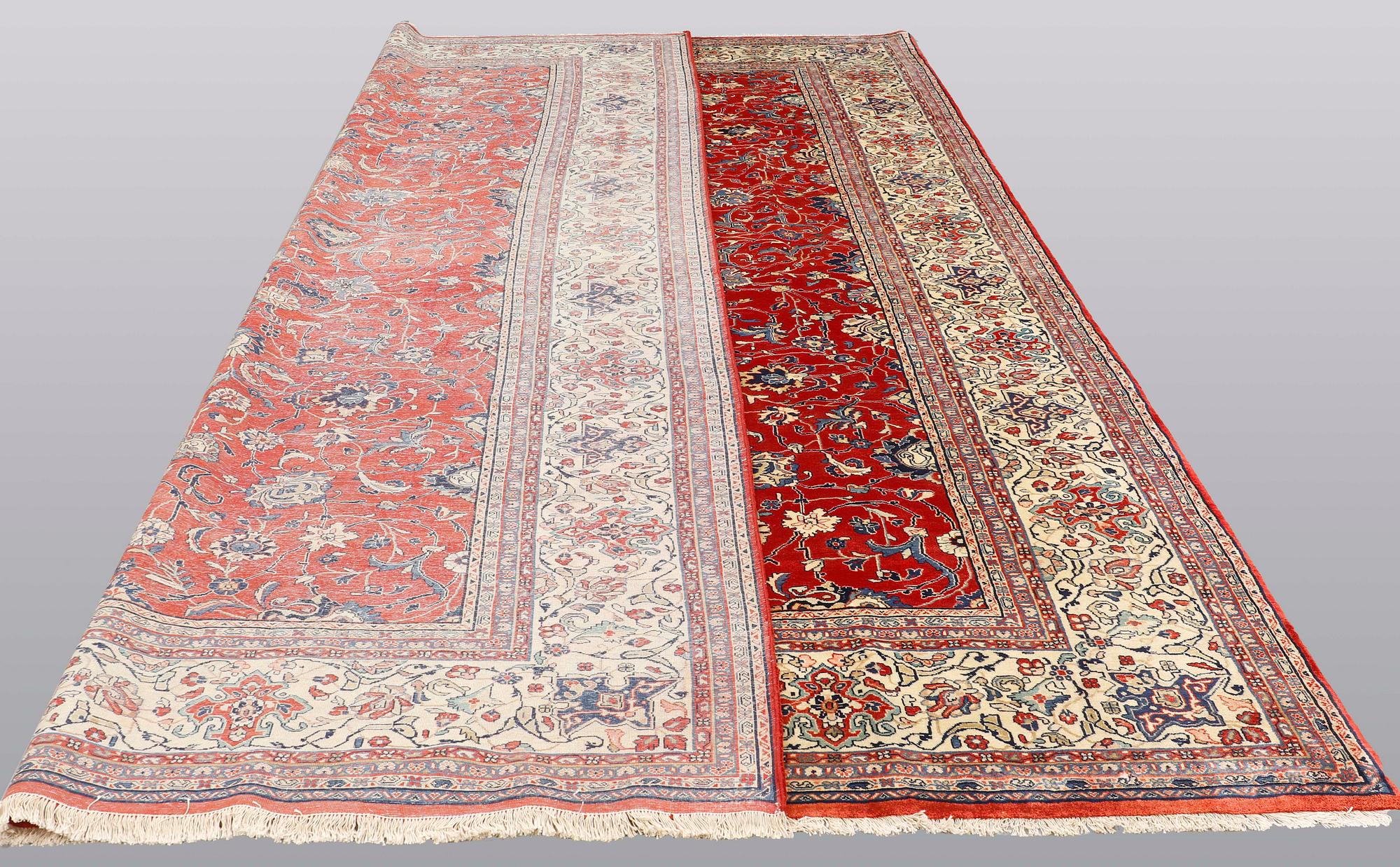 A carpet, Sarouk, ca 423 x 312 cm.