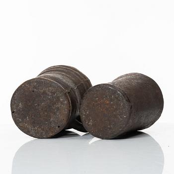 Mortlar med stötar, två stycken, 1600 / 1700-tal.