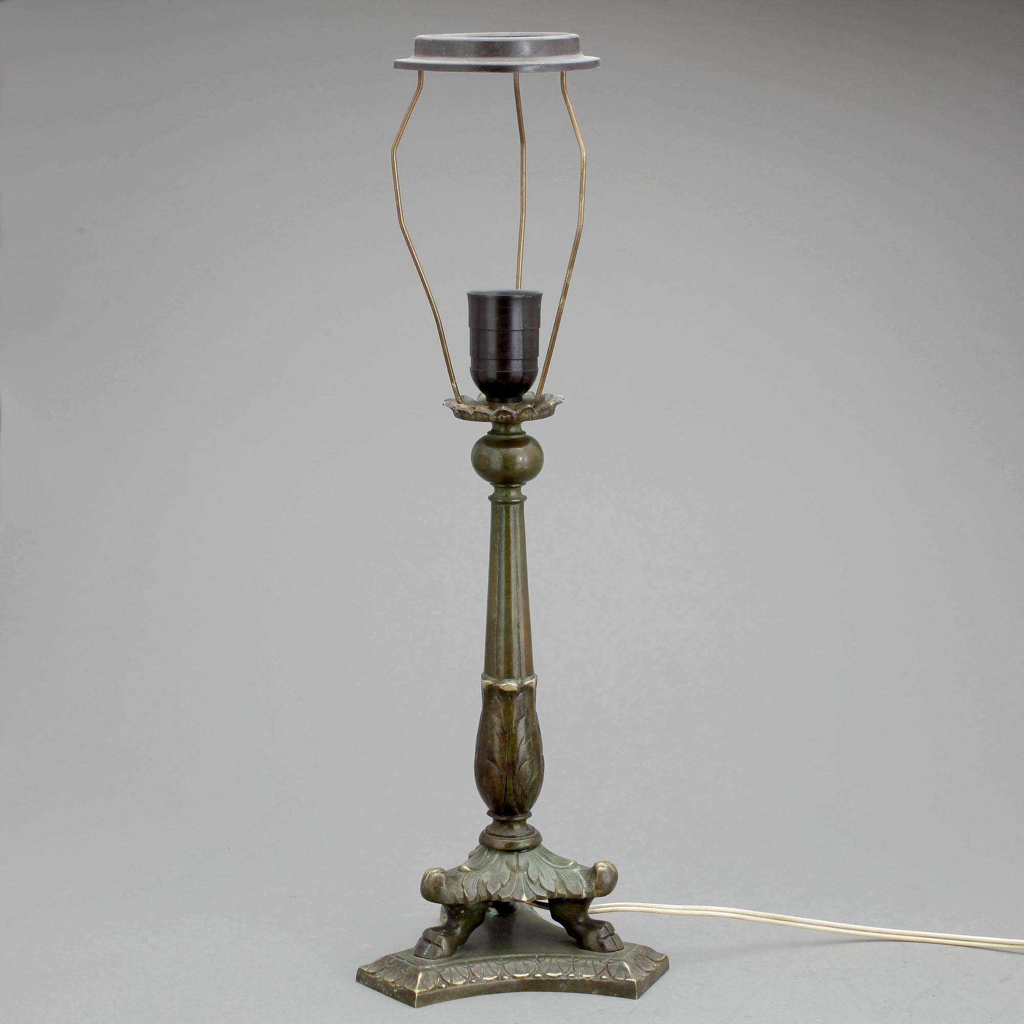 BORDSLAMPA, empirstil, 1900-talets första hälft.