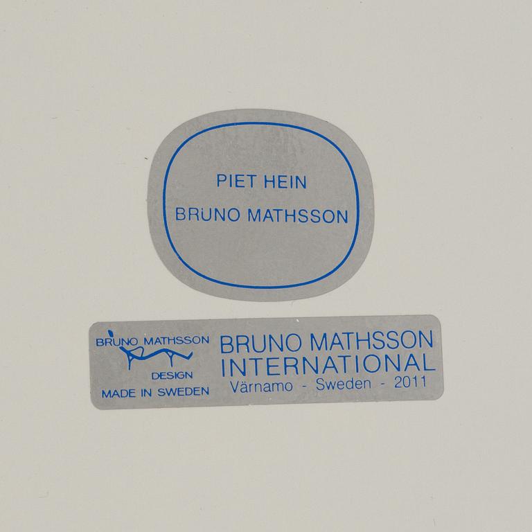 Bruno Mathsson & Piet Hein, dining table, "Superellipse", Bruno Mathsson International, Värnamo, 2011.