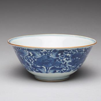 A blue and white bowl, Qing dynasty, early 18th century.