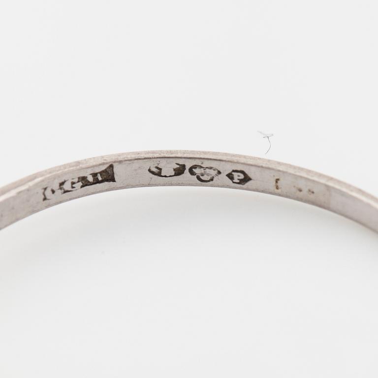 RING, med briljantslipade diamanter 0.50 ct, CG Hallberg, Stockholm.