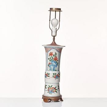 VAS, porslin. Qingdynastin, 1800-tal.