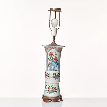 A Transition style vase, late Qing dynasty, 19th Century.