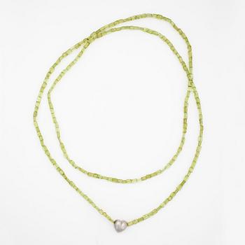 COLLIER, Ole Lynggaard, peridoter med lås 18k vitguld.