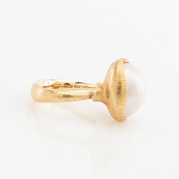 Ole Lynggaard, ring, "Lotus", 18k gold with white pearl.