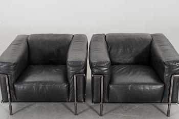 A PAIR OF NATUZZI LEATHER ARMCHAIRS, end of 20th century.