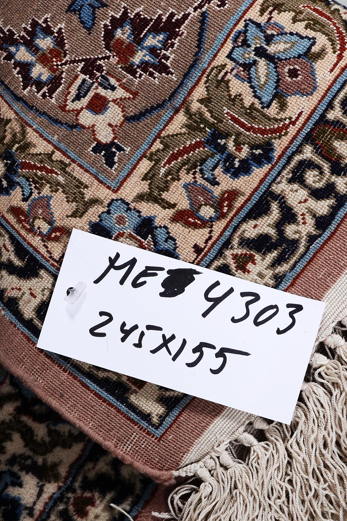 A rug, Esfahan, part silk, ca 245 x 155 cm.