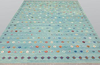 A Kilim carpet, approx. 347 x 269 cm.