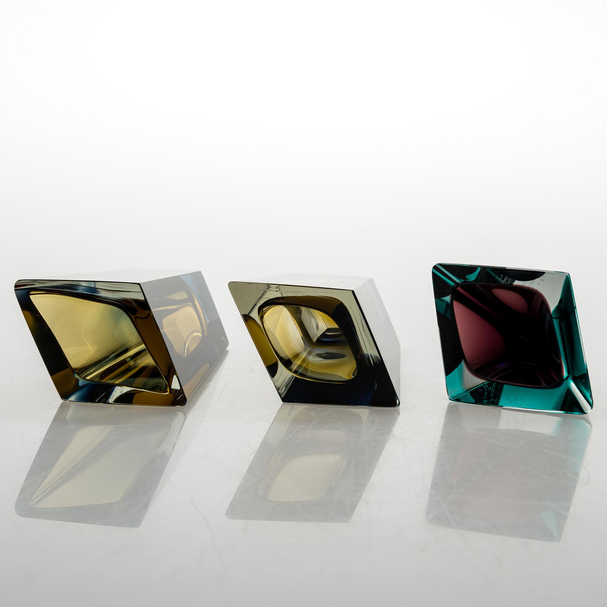 KAJ FRANCK, VASER, 3 st, "Prisma", glas. Signerade K Franck Nuutajärvi Notsjö -64/-68/-69.