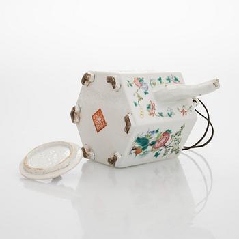 Teekannu, posliini, Kiina.