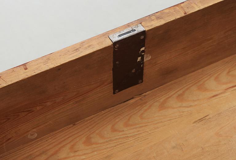 BYRÅ, sengustaviansk stil, omkring 18/1900-tal.