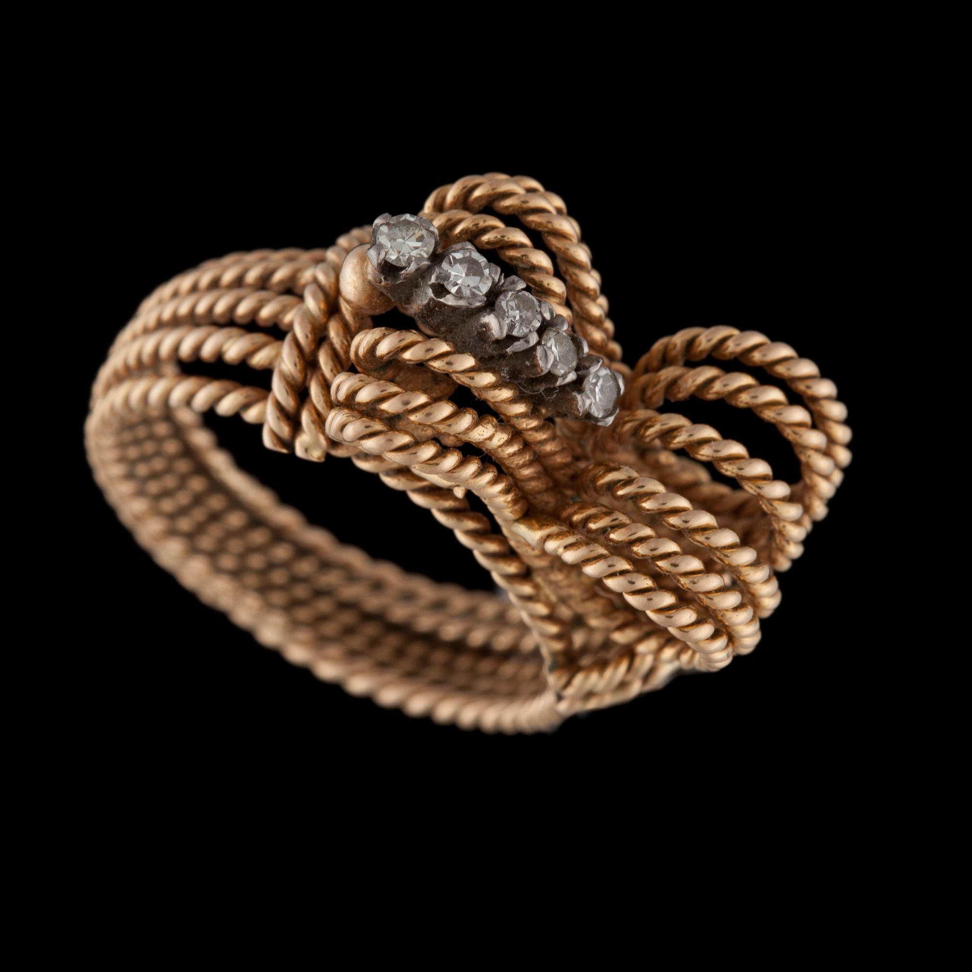 RING, 18K guld, 5 st 8/8 slipade diamanter. Vikt 6,2 g.