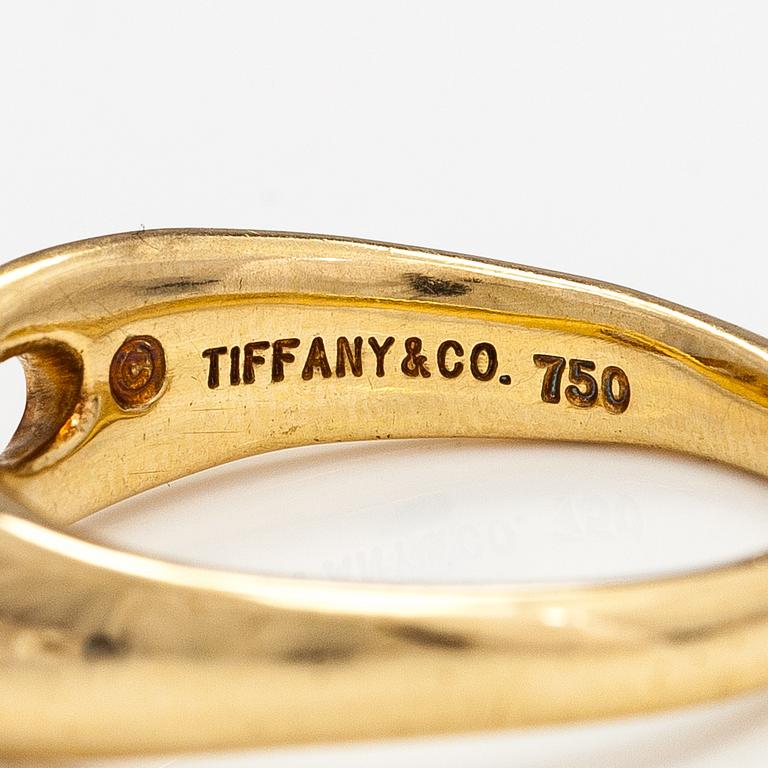 Tiffany & Co, an 18K gold ring "infinity". Marked Tiffany & co.