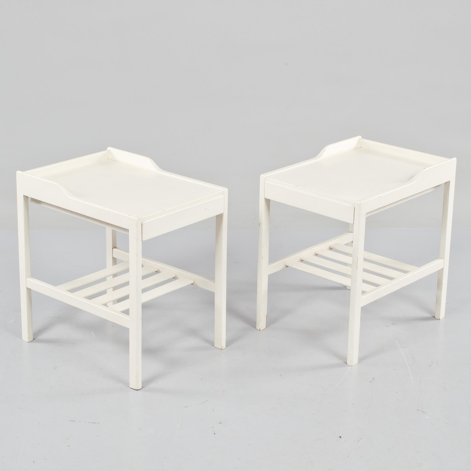 SÄNGBORD, ett par, Bertil Fridhagen, Bodafors, omkring 1900-talets mitt.