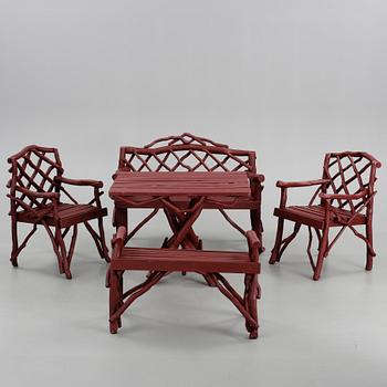 TRÄDGÅRDSMÖBLEMANG, s k Grenmöbler, 5 delar, 1900-tal.