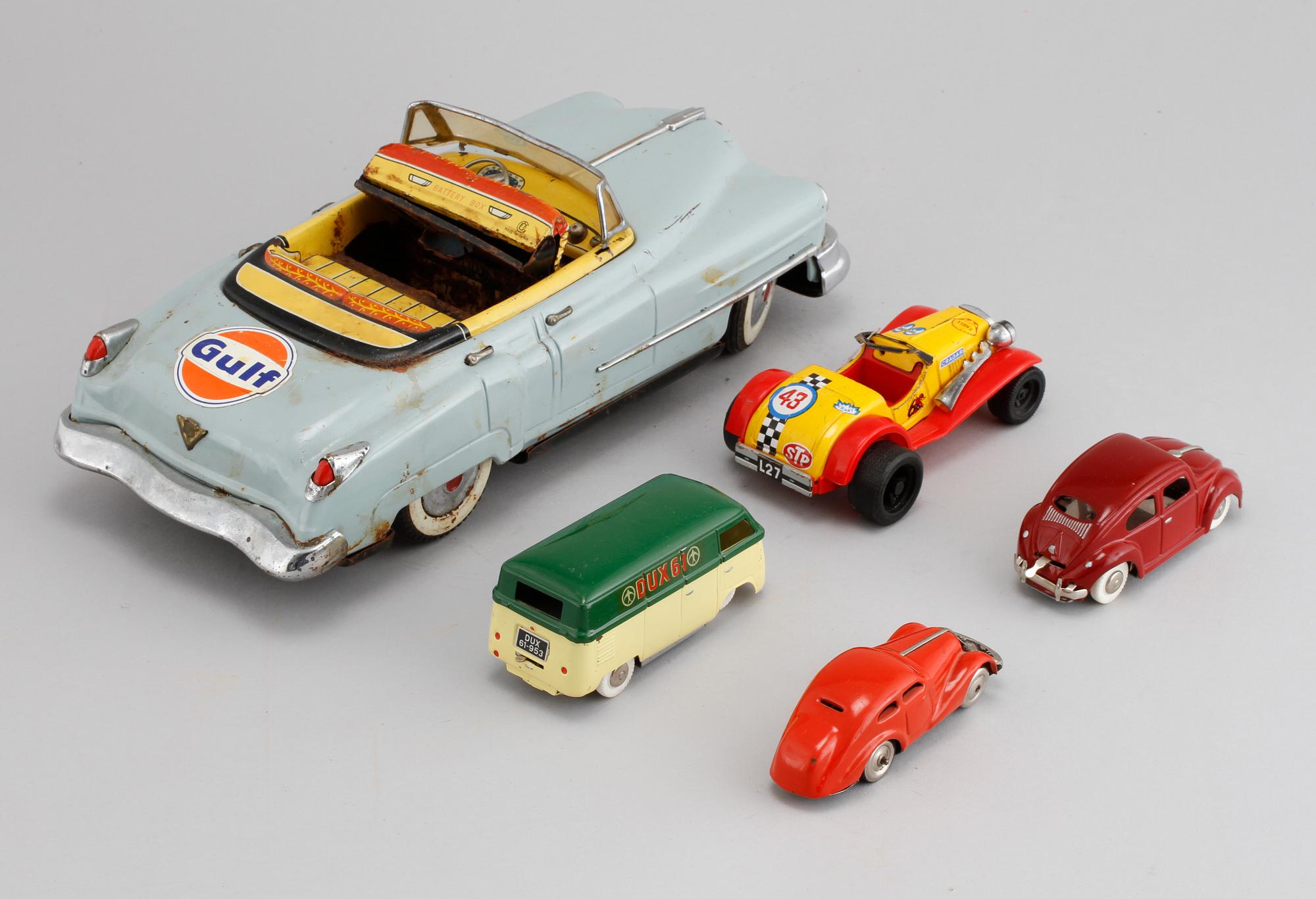 PARTI LEKSAKER, bilar, 5 stycken, 1900-talets mitt.